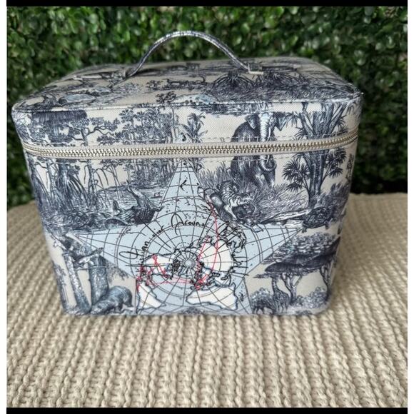 Dior Around the World Towel and Vanity Set - Picture 2 of 8